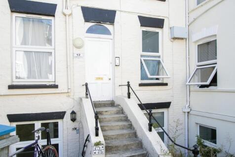 Studio flat for sale