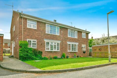 2 bedroom maisonette for sale