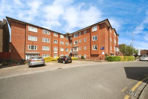 1 bedroom ground floor flat for sale