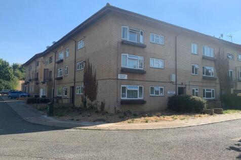 1 bedroom ground floor flat for sale