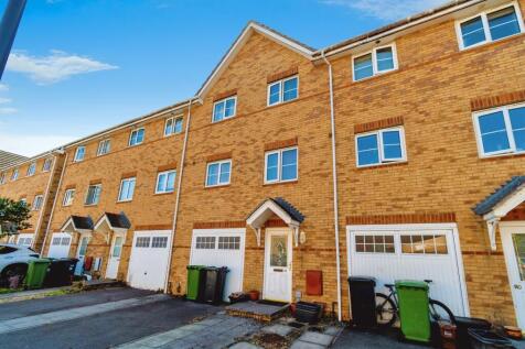 4 bedroom town house for sale