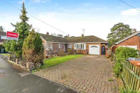 2 bedroom semi-detached bungalow for sale
