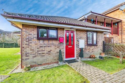 2 bedroom semi-detached bungalow for sale