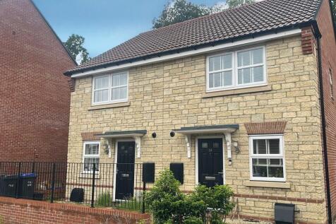 2 bedroom semi-detached house for sale