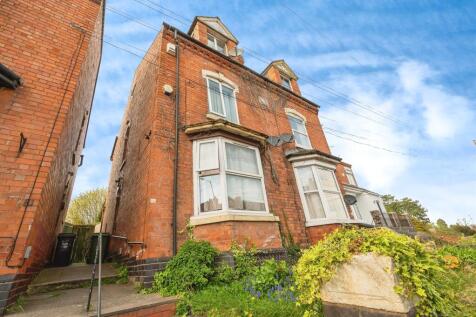 4 bedroom end of terrace house for sale