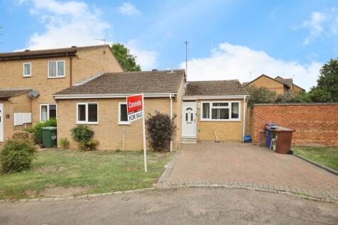 2 bedroom semi-detached bungalow for sale