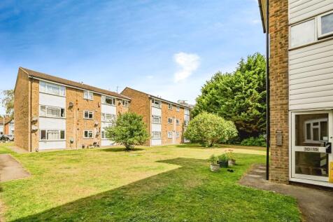 2 bedroom ground floor flat for sale