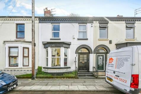 4 bedroom terraced house for sale