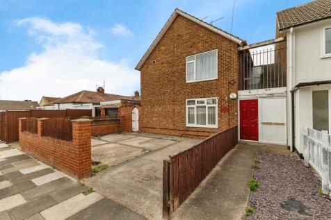 2 bedroom ground floor flat for sale