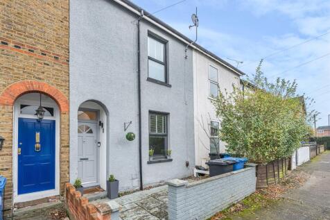 2 bedroom terraced house for sale