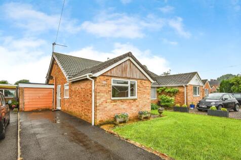 2 bedroom detached bungalow for sale