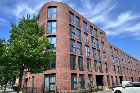 Studio flat for sale