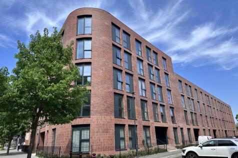 Studio flat for sale