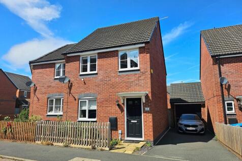 3 bedroom semi-detached house for sale