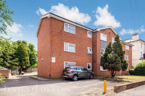1 bedroom ground floor flat for sale