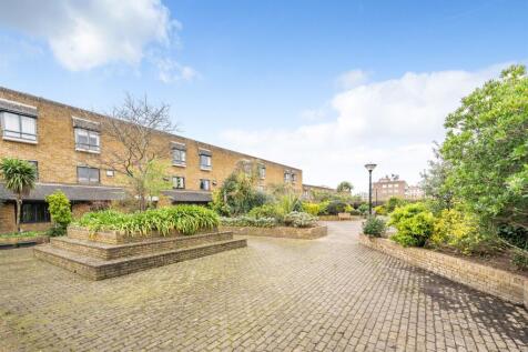 3 bedroom flat for sale