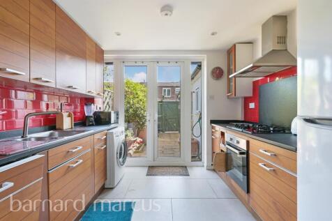 4 bedroom terraced house for sale