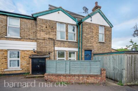 9 bedroom semi-detached house for sale