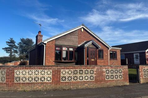 2 bedroom detached bungalow for sale