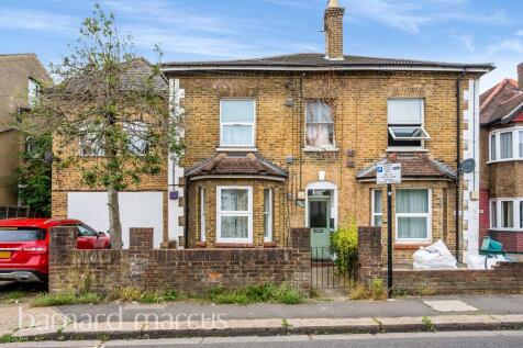 Studio flat for sale