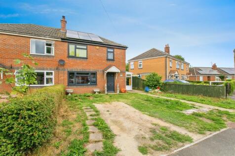 3 bedroom semi-detached house for sale