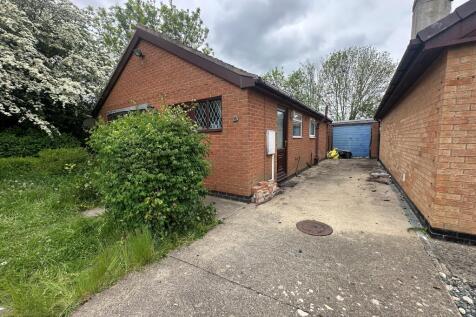 2 bedroom detached bungalow for sale