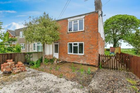 2 bedroom semi-detached house for sale