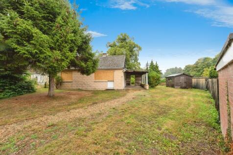 2 bedroom detached bungalow for sale