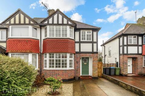 3 bedroom semi-detached house for sale