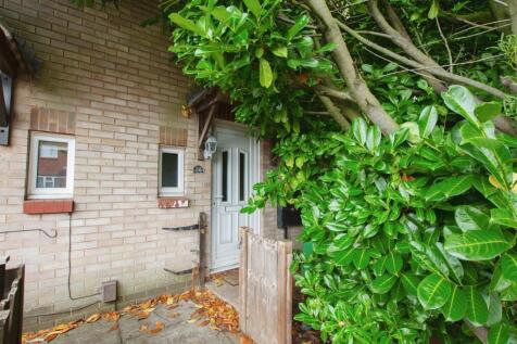 1 bedroom cluster house for sale