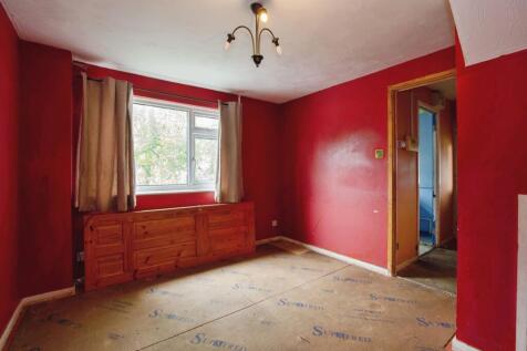 1 bedroom cluster house for sale
