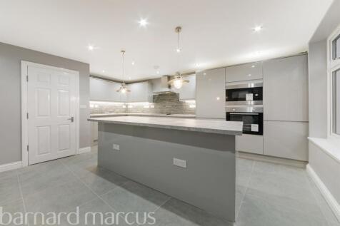 5 bedroom semi-detached house for sale