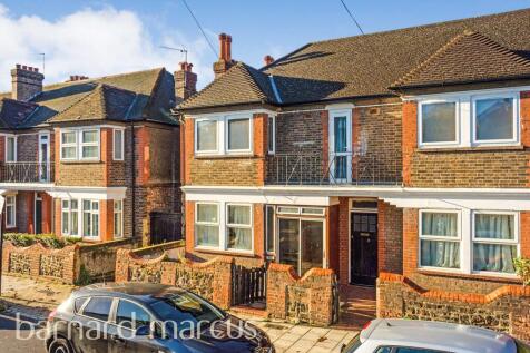 3 bedroom maisonette for sale