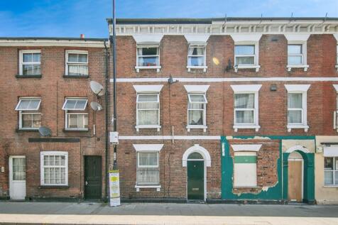 5 bedroom terraced house for sale
