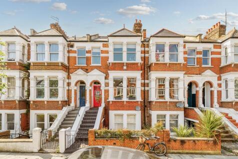 4 bedroom maisonette for sale