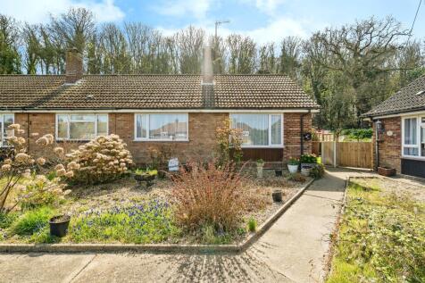 2 bedroom terraced bungalow for sale