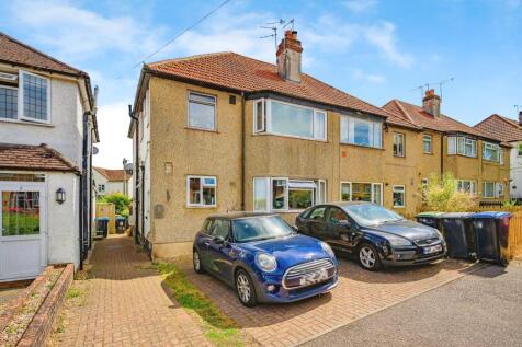 2 bedroom maisonette for sale