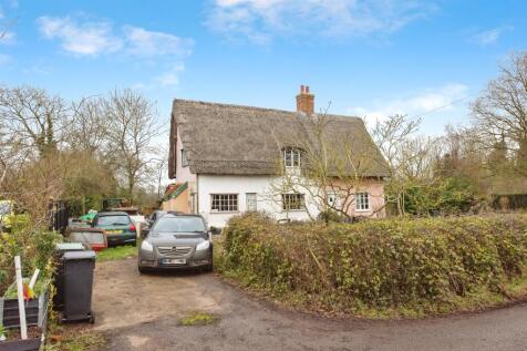 2 bedroom semi-detached house for sale