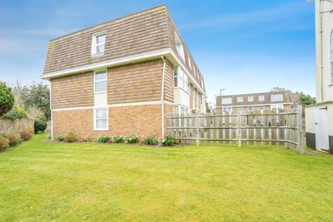 2 bedroom ground floor flat for sale