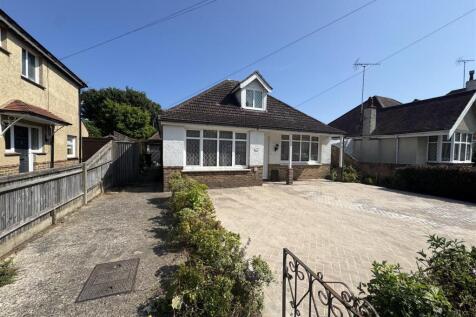 3 bedroom detached bungalow for sale