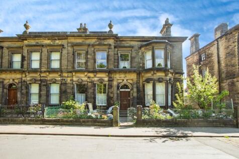 7 bedroom end of terrace house for sale