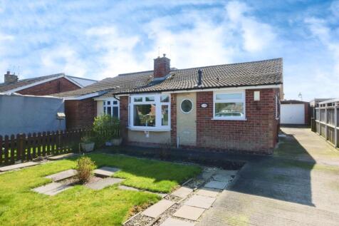 2 bedroom semi-detached bungalow for sale