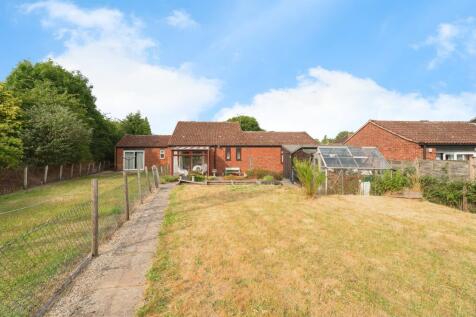 2 bedroom semi-detached bungalow for sale