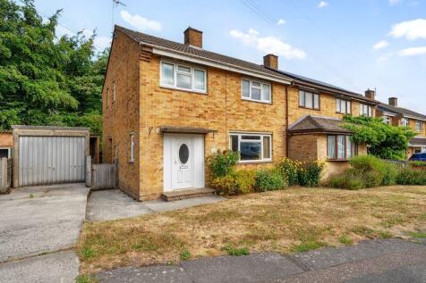 3 bedroom semi-detached house for sale