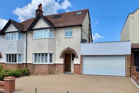 4 bedroom semi-detached house for sale