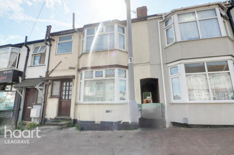 Carisbrooke Road, Luton 3 bed terraced house for sale