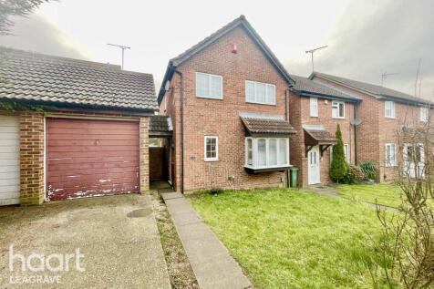 Fieldfare Green, Luton 4 bed detached house for sale