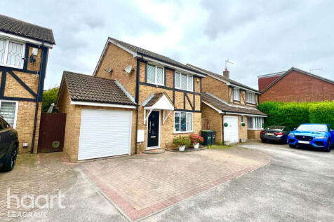 Swan Mead, Luton 3 bed detached house for sale