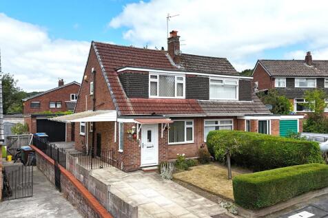 Runshaw Avenue, Appley Bridge, Wigan... 3 bed semi