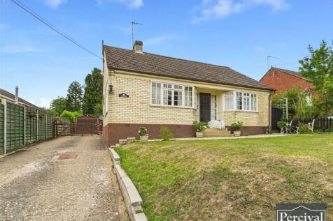 Station Road, Wakes Colne... 3 bed bungalow for sale